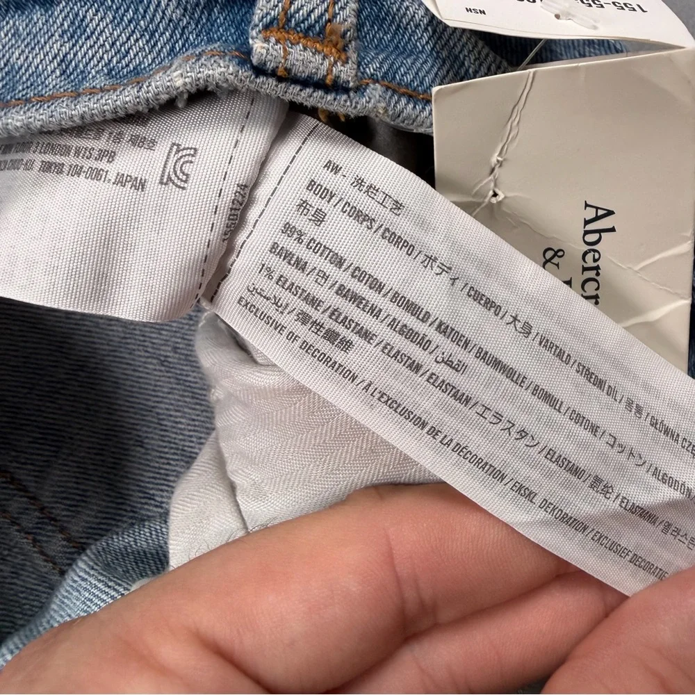 Abercrombie The Straight Mid Rise Jeans Size 25 NWT - Picture 5 of 5